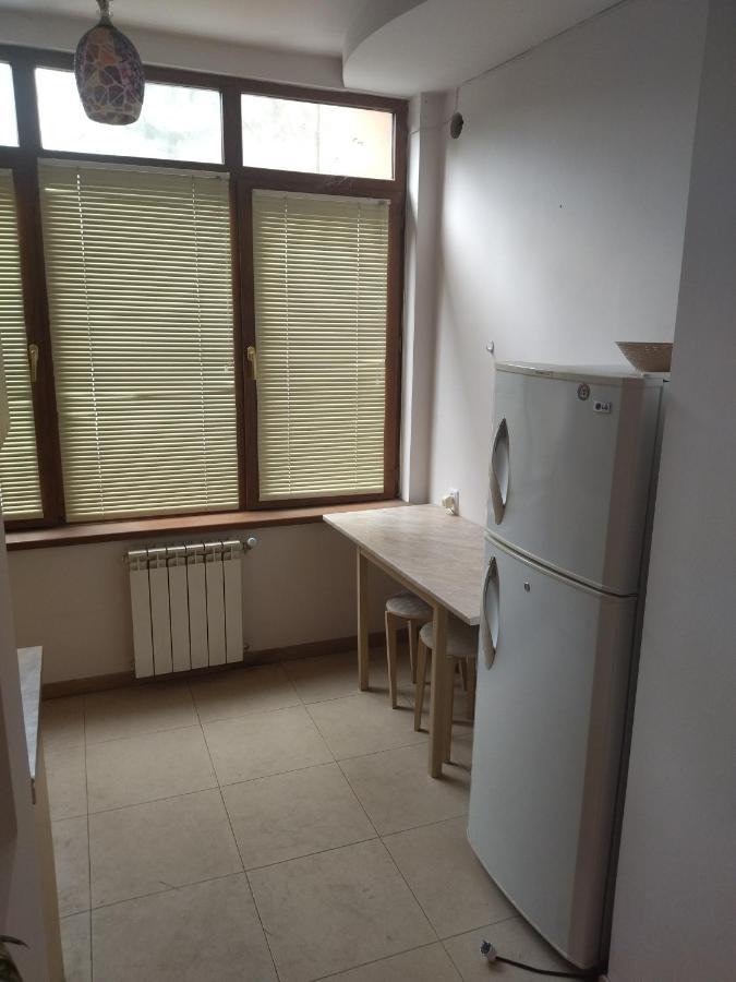 Abovyan 36 Apt & Tour Yerevan Exterior photo